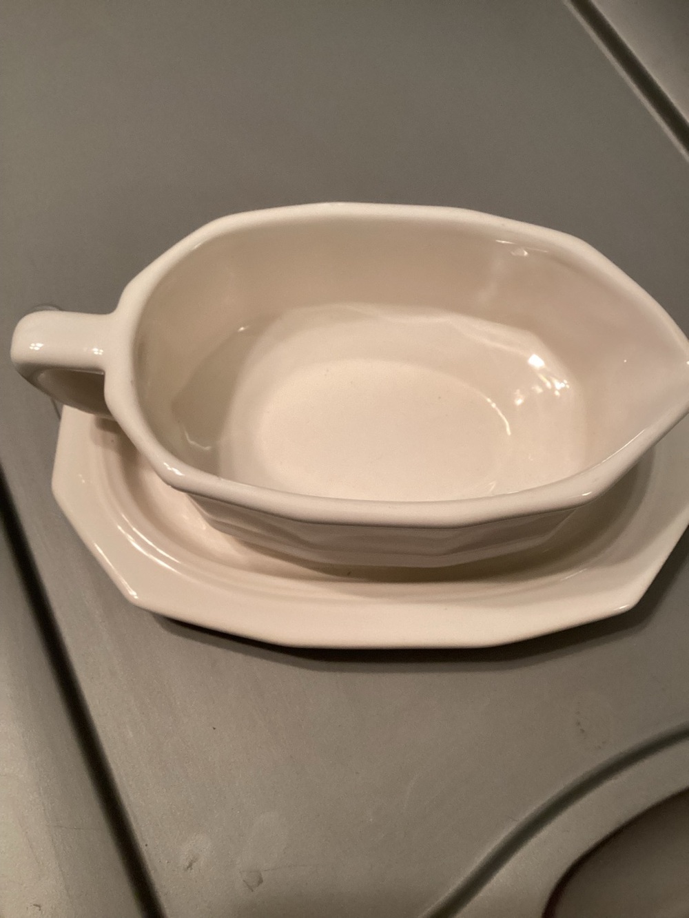 Pfaltzgraff Heritage White Ceramic Gravy Boat Under Platter Set